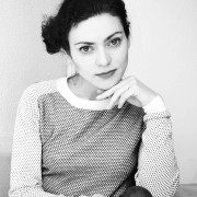 Portrait of Milène Guermont with a concrete PLANET